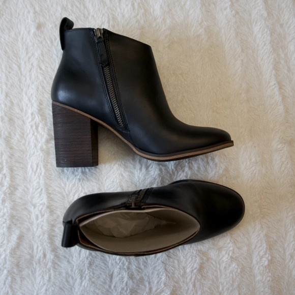 BP Women’s Lance Leather Block Heel Bootie Size 8 - Picture 5 of 6